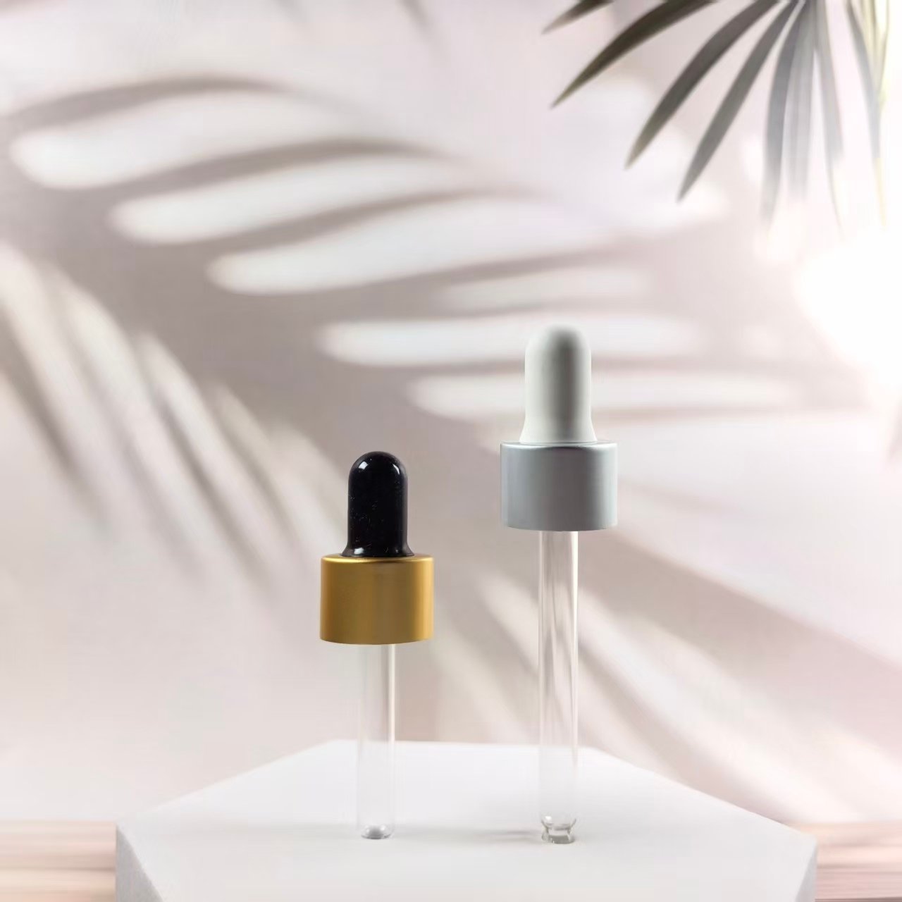 Cosmetic packaging product image