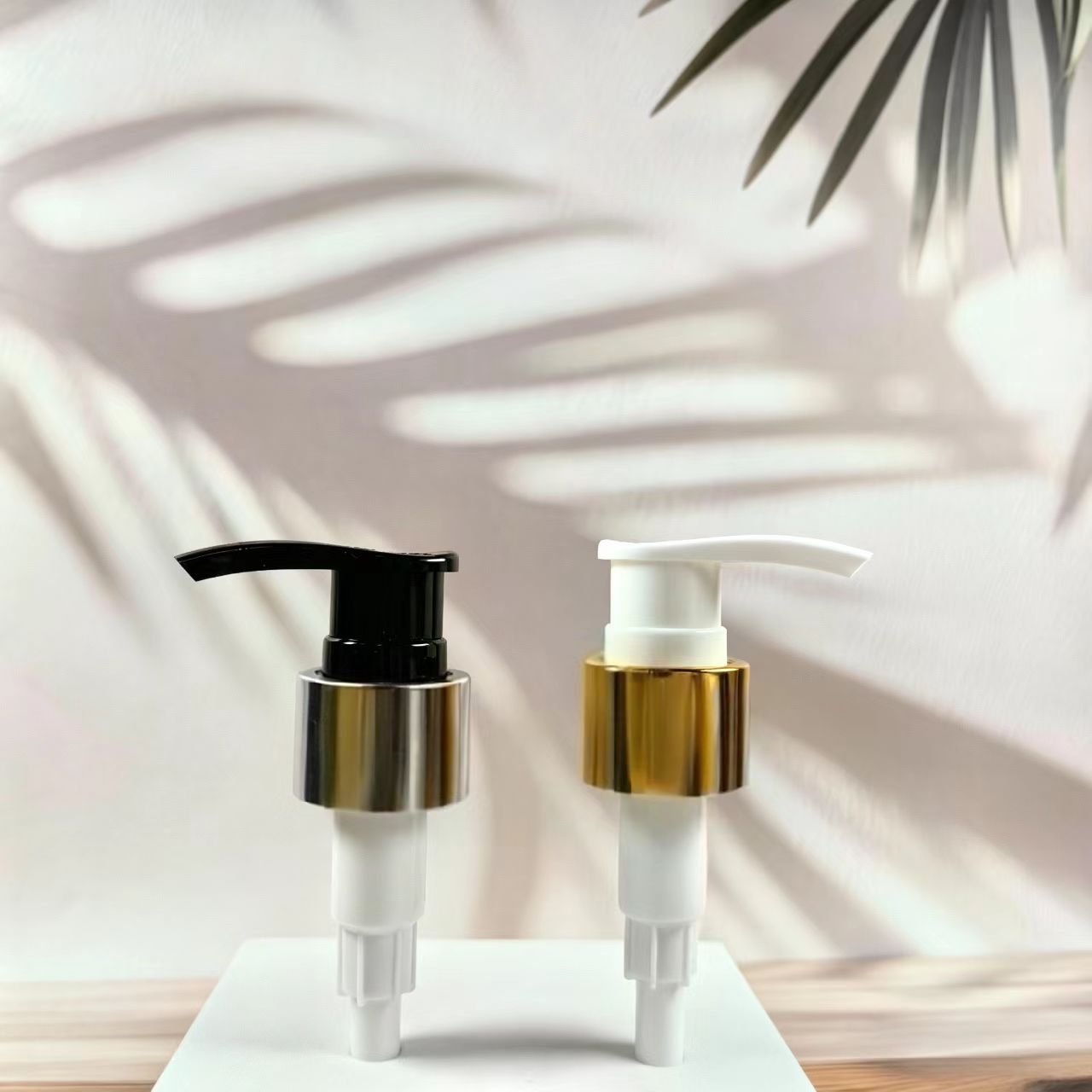 Cosmetic packaging product image
