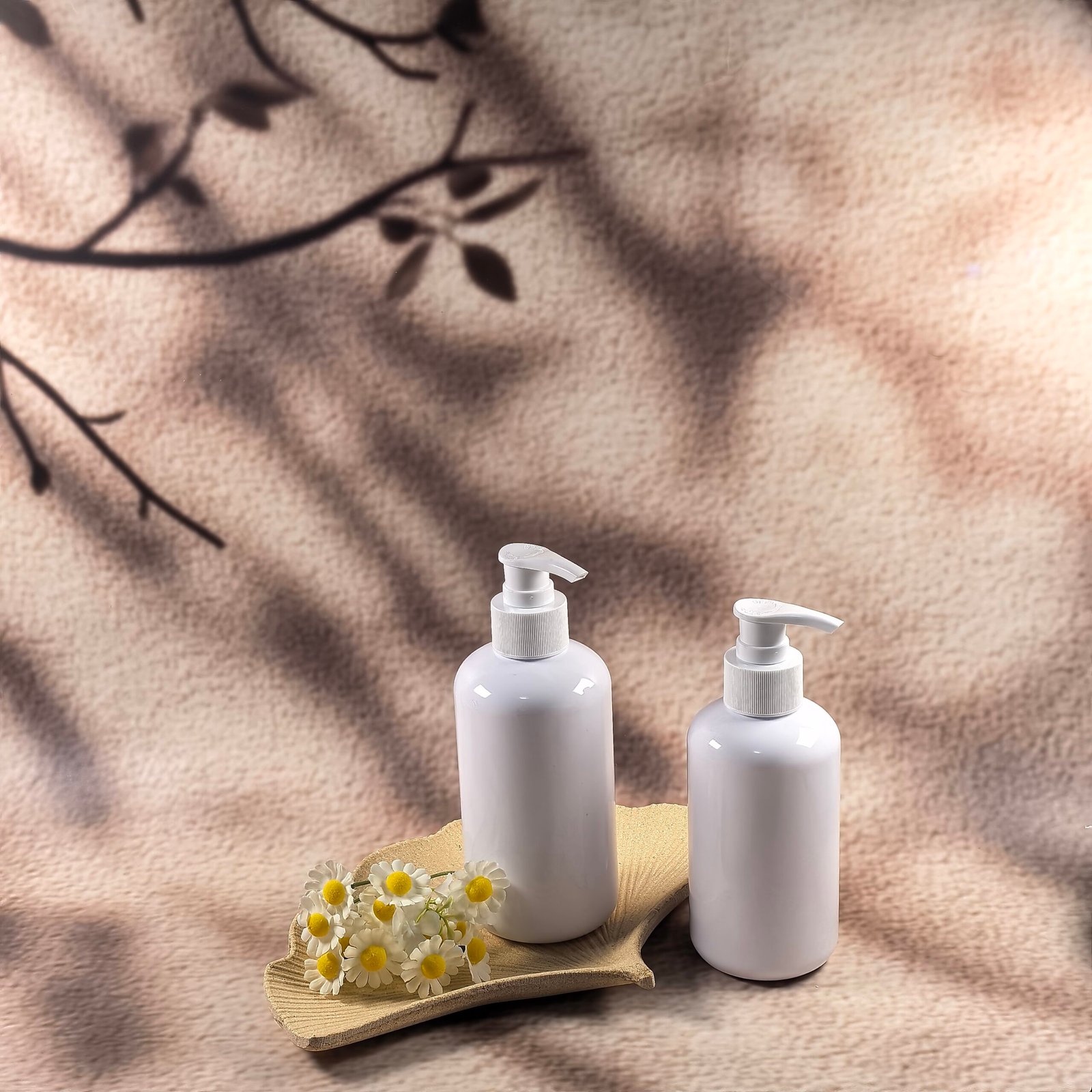 Cosmetic packaging product image