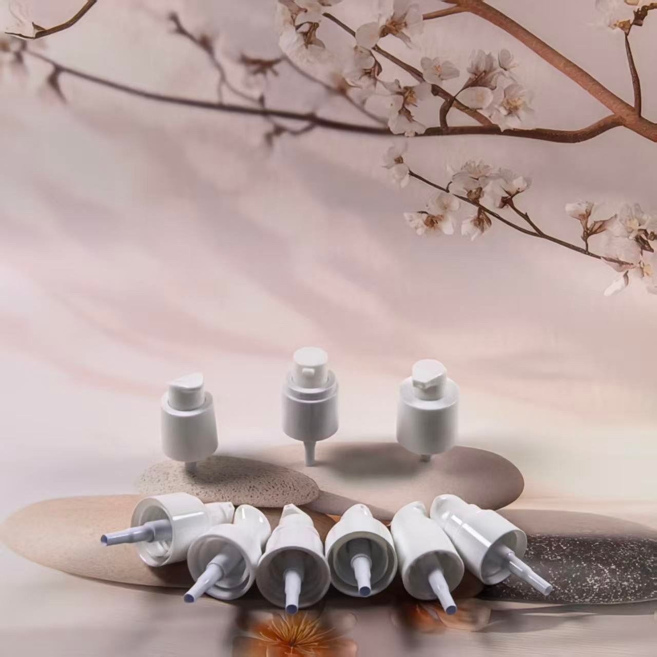 Cosmetic packaging product image